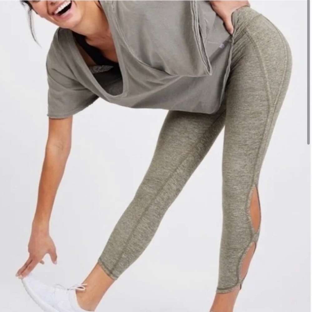 Free People Movement cut out cropped Infinity leggings size medium Army Green